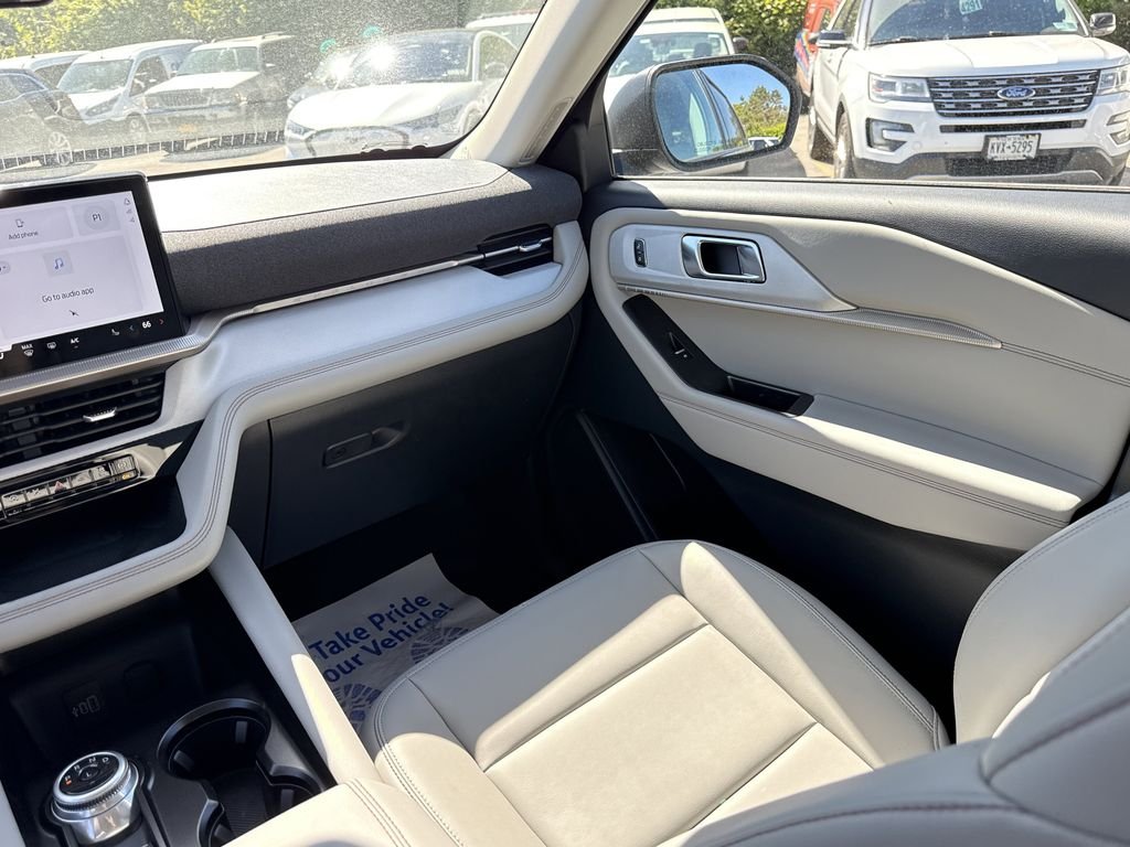 New 2026 Vapor Blue Metallic Ford Active image 21