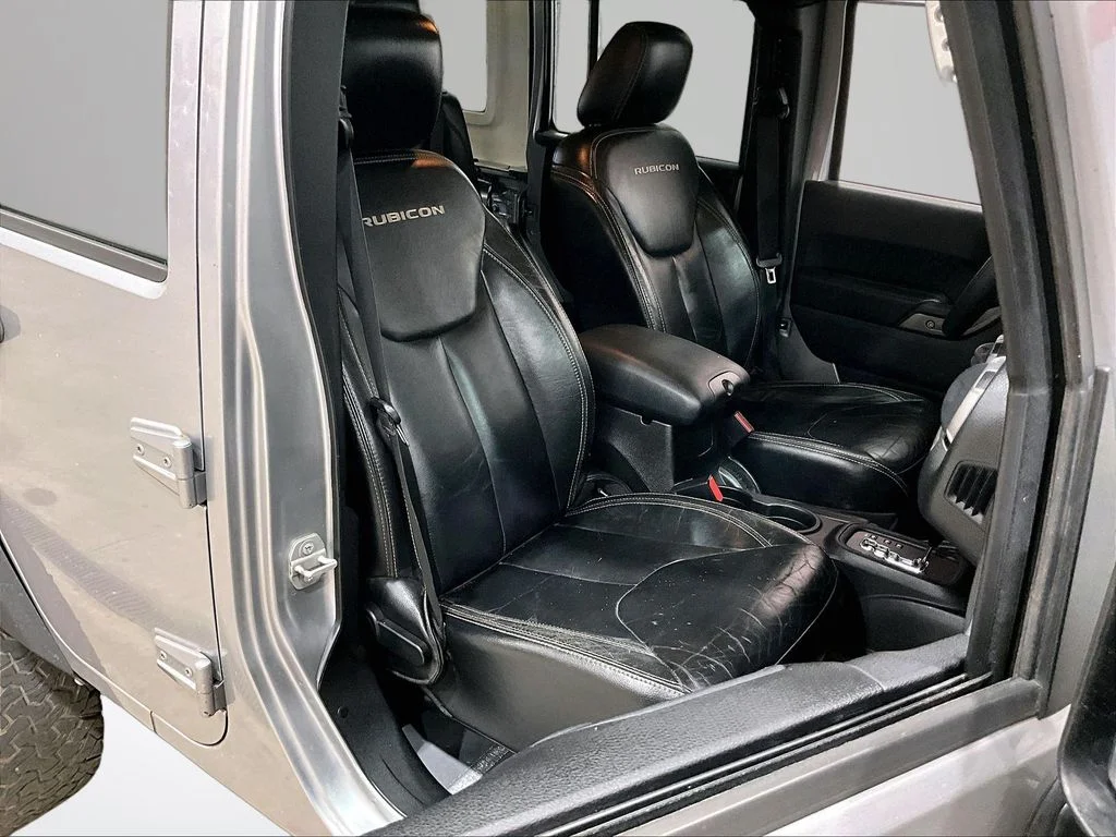 Used 2015 Silver Jeep Unlimited Sport image 7