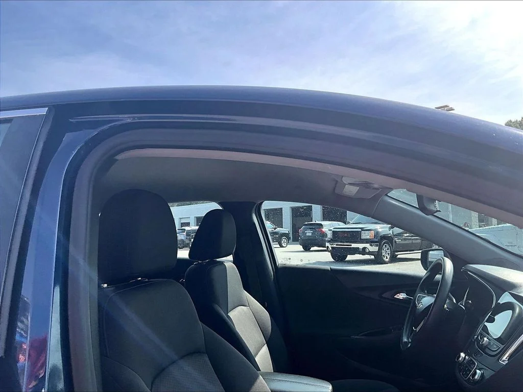 Used 2020 Blue Chevrolet LT image 22