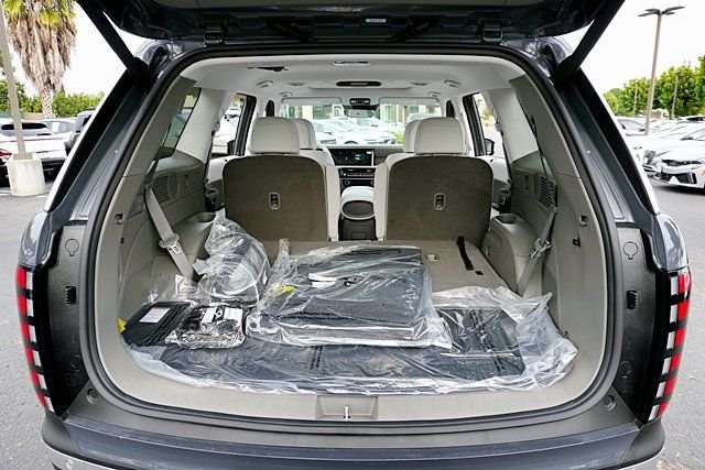 New 2026 Gray Hyundai SEL Premium image 15