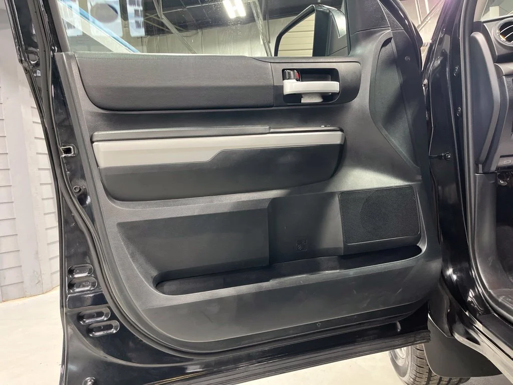 Used 2019 Midnight Black Metallic Toyota SR5 image 10
