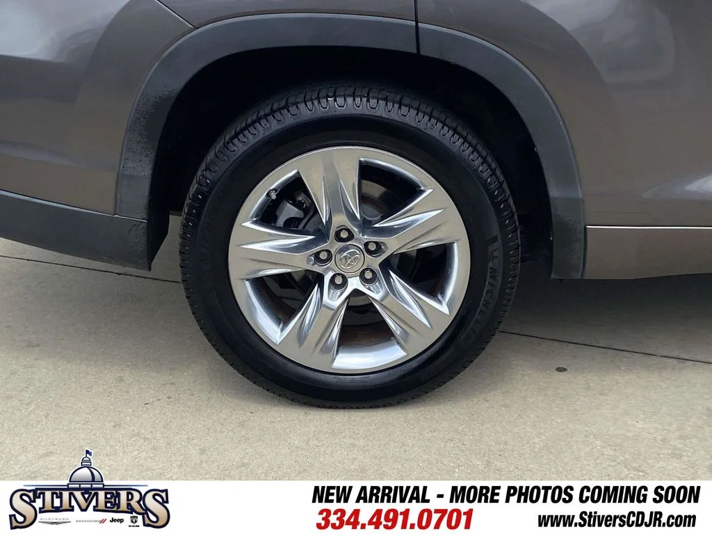 Used 2014 Gray Toyota Limited image 44