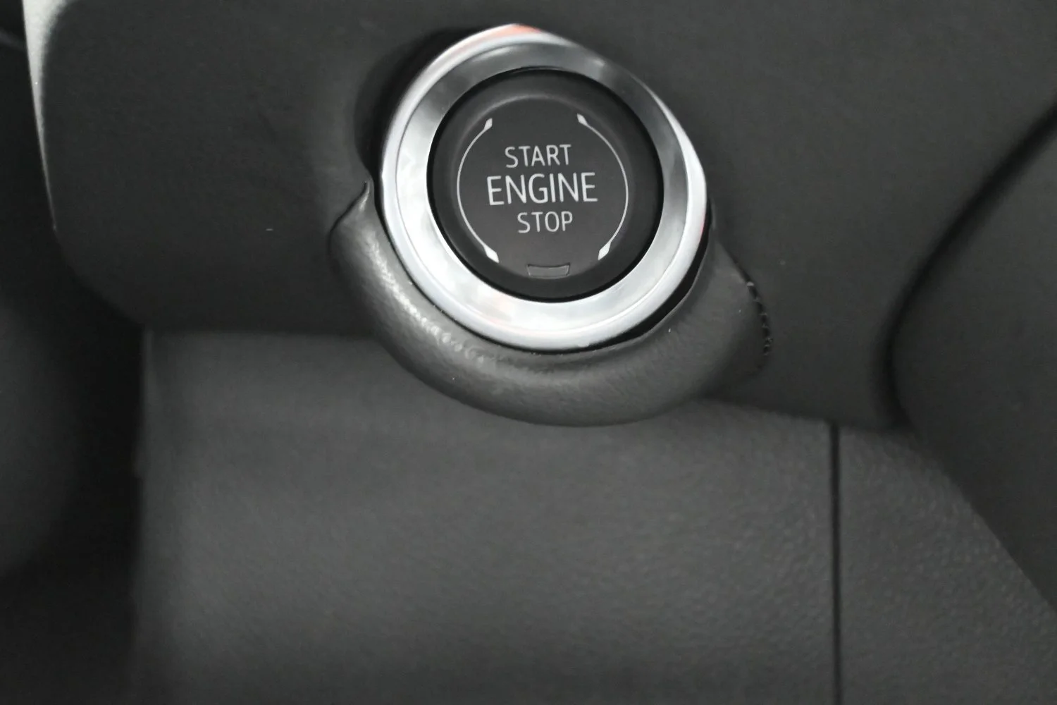 Used 2025 Summit White Chevrolet LT image 20