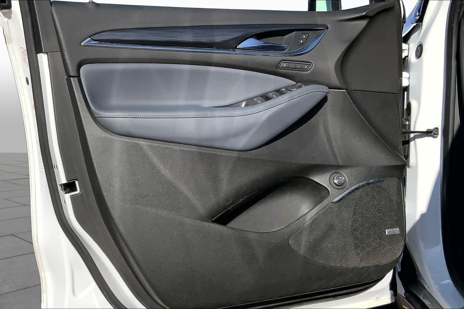 Used 2022 Summit White Buick Premium image 21