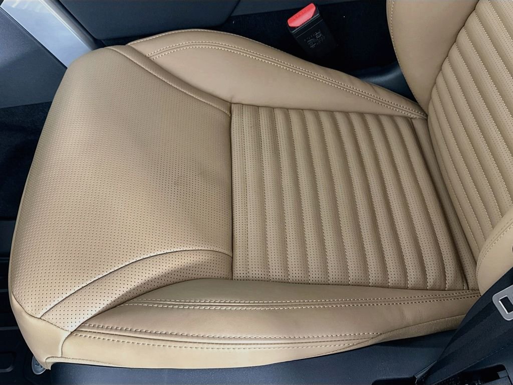 New 2026 Lantau Bronze Land Rover Dynamic SE image 18