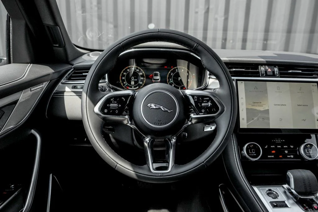 2026 Jaguar F-Pace R-Dynamic S - Photo 17
