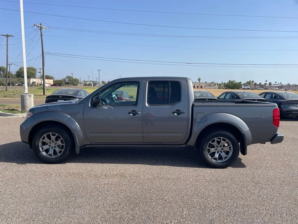 Used 2021 Gray Nissan SV image 4