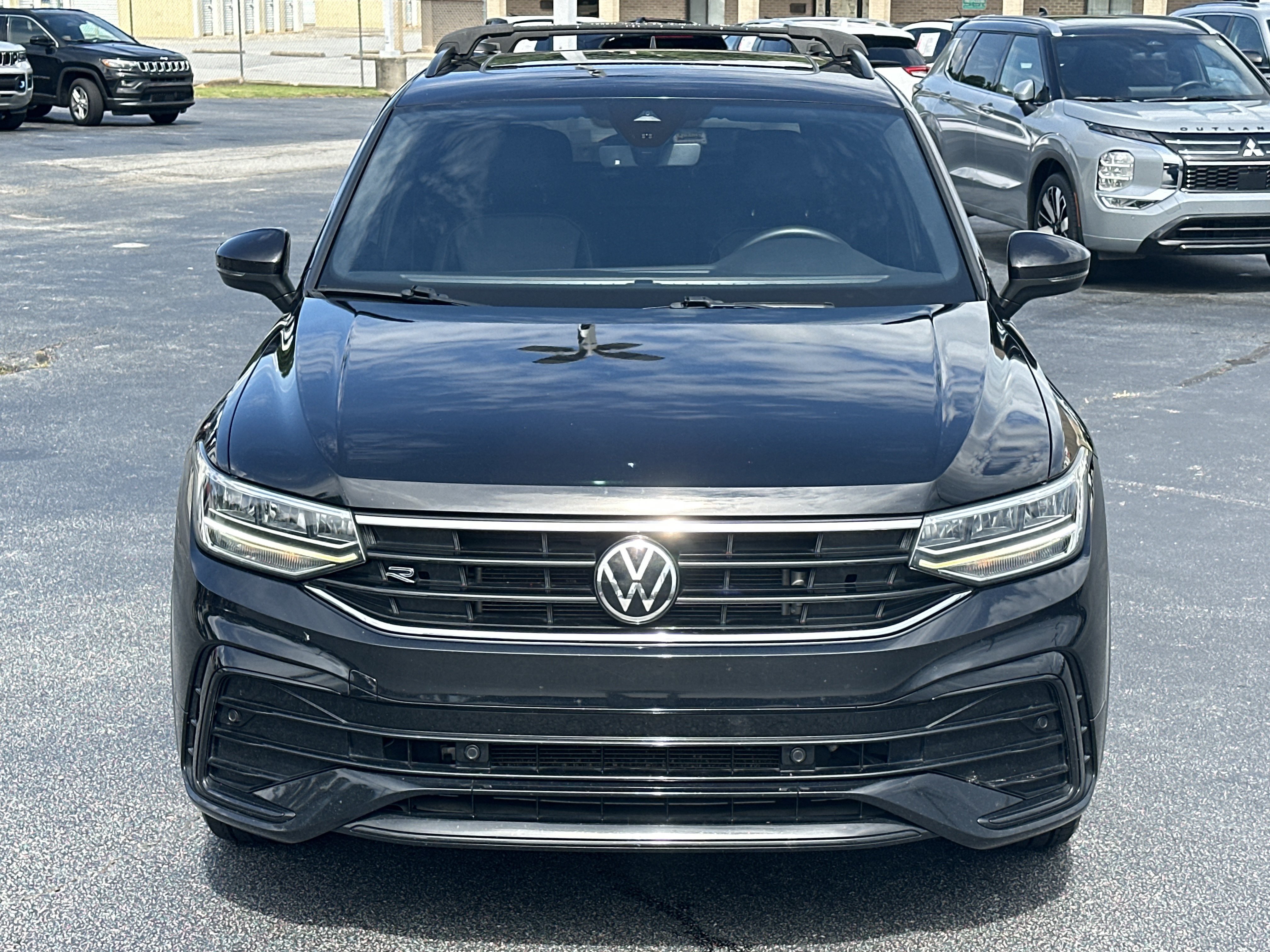 Used 2022  Volkswagen SE R-Line Black image 3