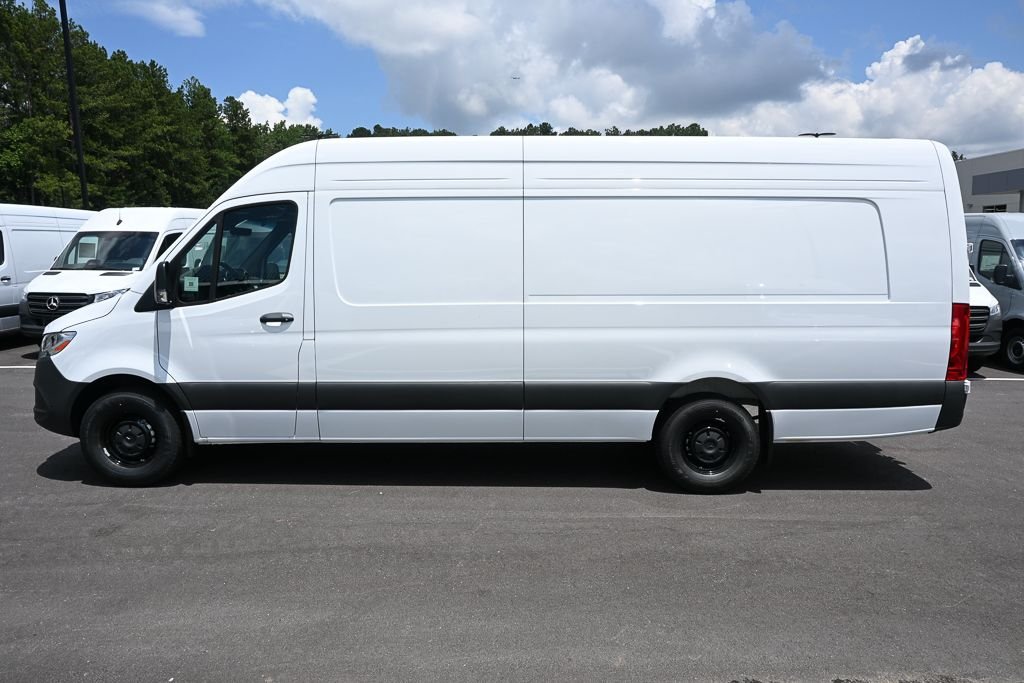 New 2026 Arctic White Mercedes-Benz Cargo 170 WB image 3