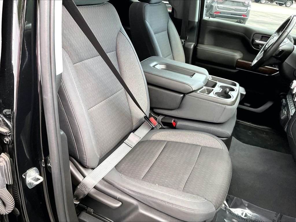 Used 2019 Black GMC SLE image 11
