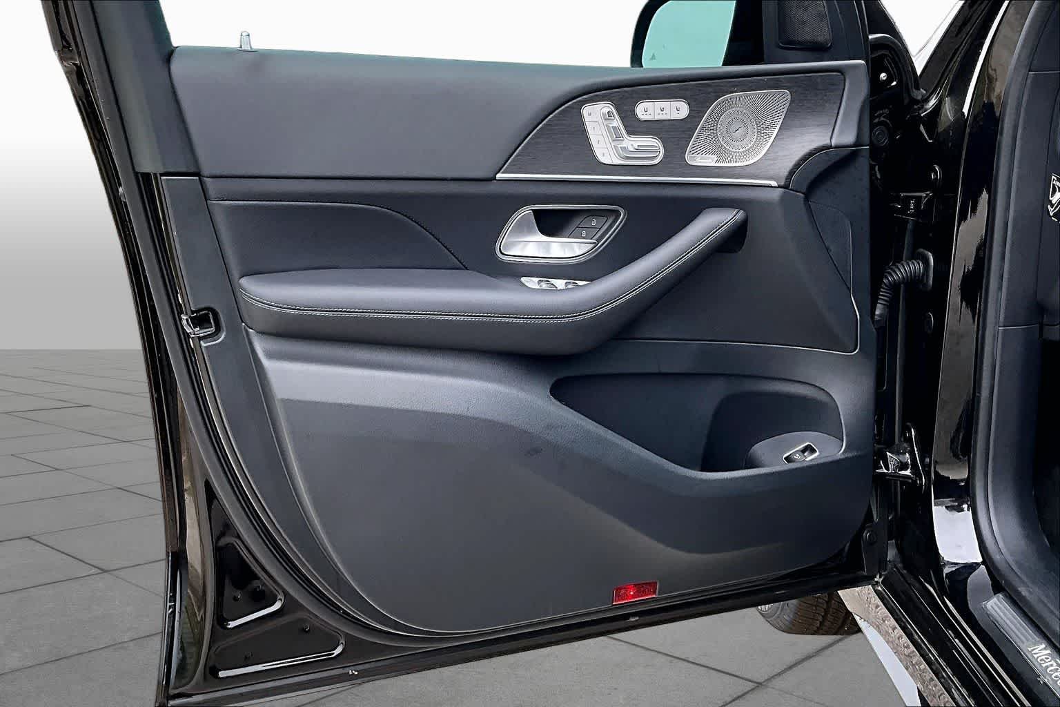 New 2026 Obsidian Black Metallic Mercedes-Benz GLE 350 image 15