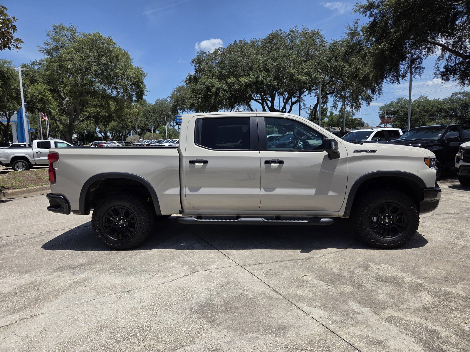 2026 Chevrolet Silverado 1500 ZR2 - Photo 8