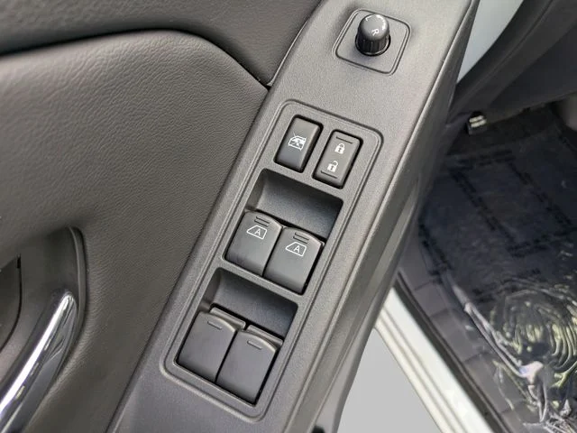 New 2026 Glacier White Nissan Crew Cab SV image 11