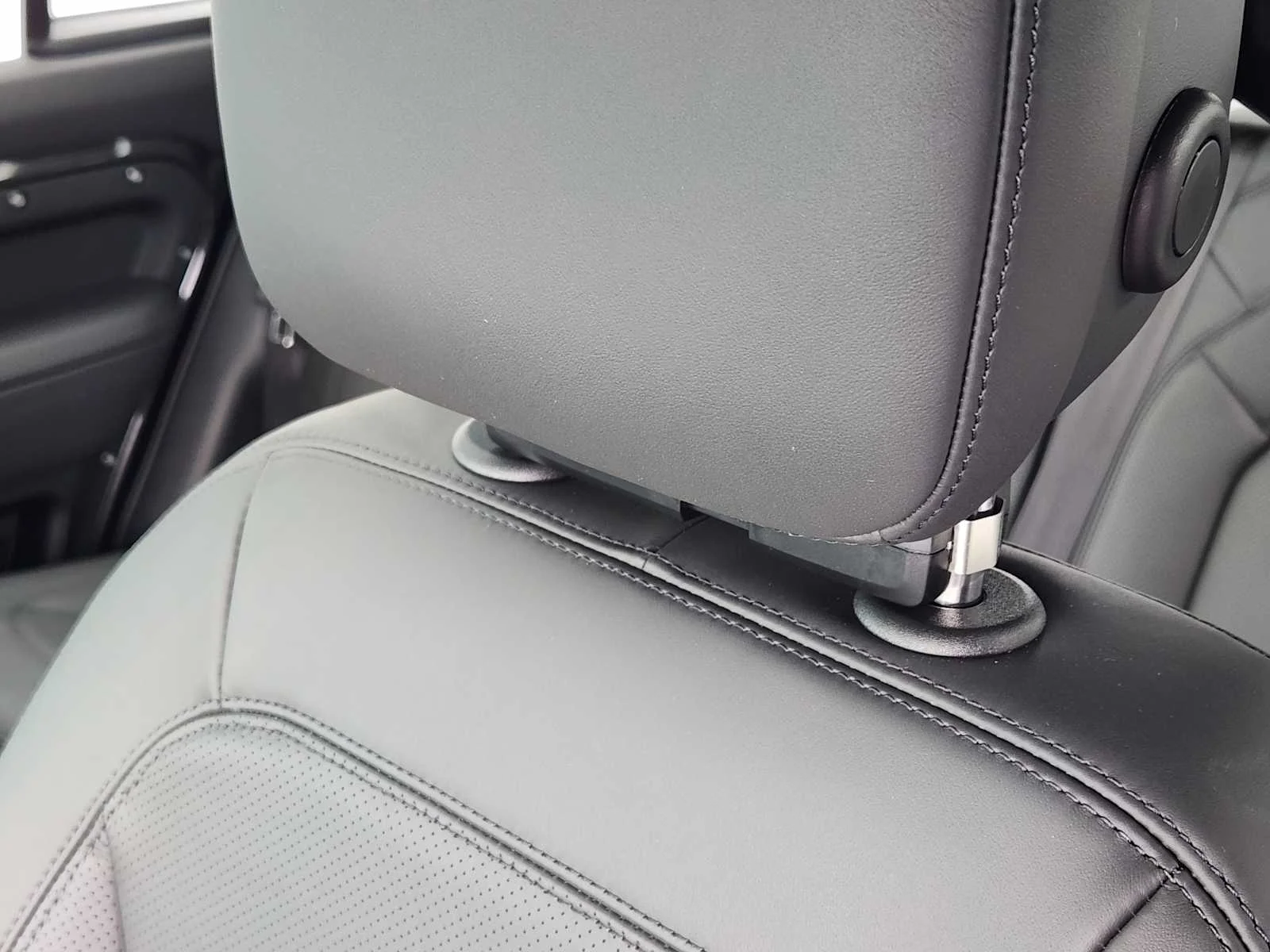 New 2026 Carpathian Grey LAND ROVER X-Dynamic SE image 14