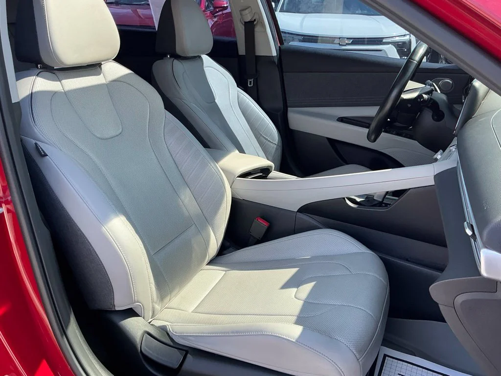 Used 2022 Red Hyundai Limited image 18