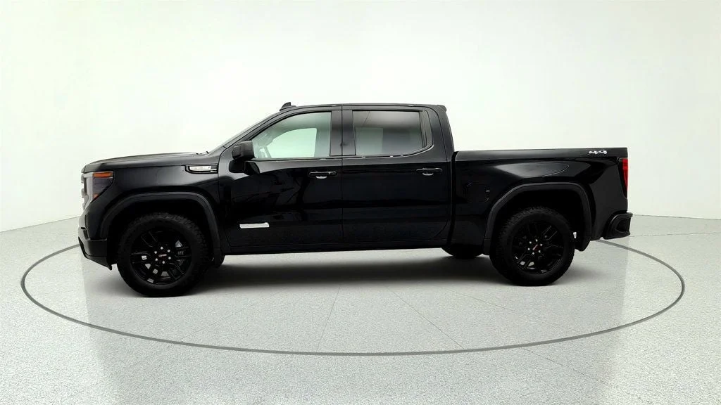 Used 2023 Onyx Black GMC 4WD Crew Cab 147
