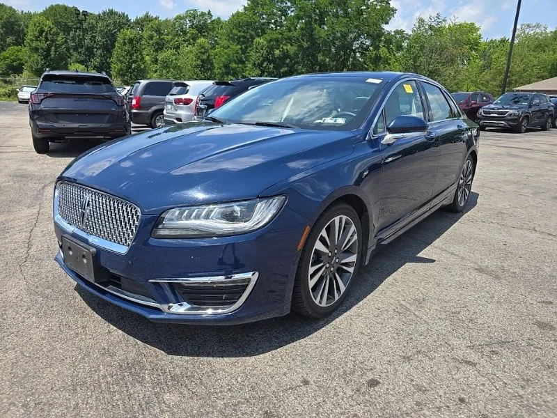 Used 2018 Blue Lincoln Reserve image 3