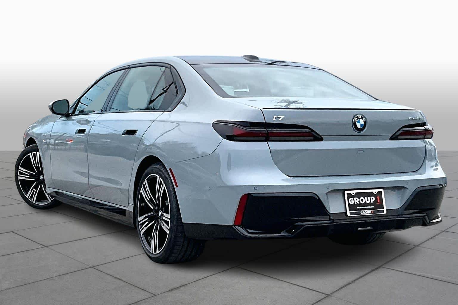 2025 BMW i7 50 - Photo 11