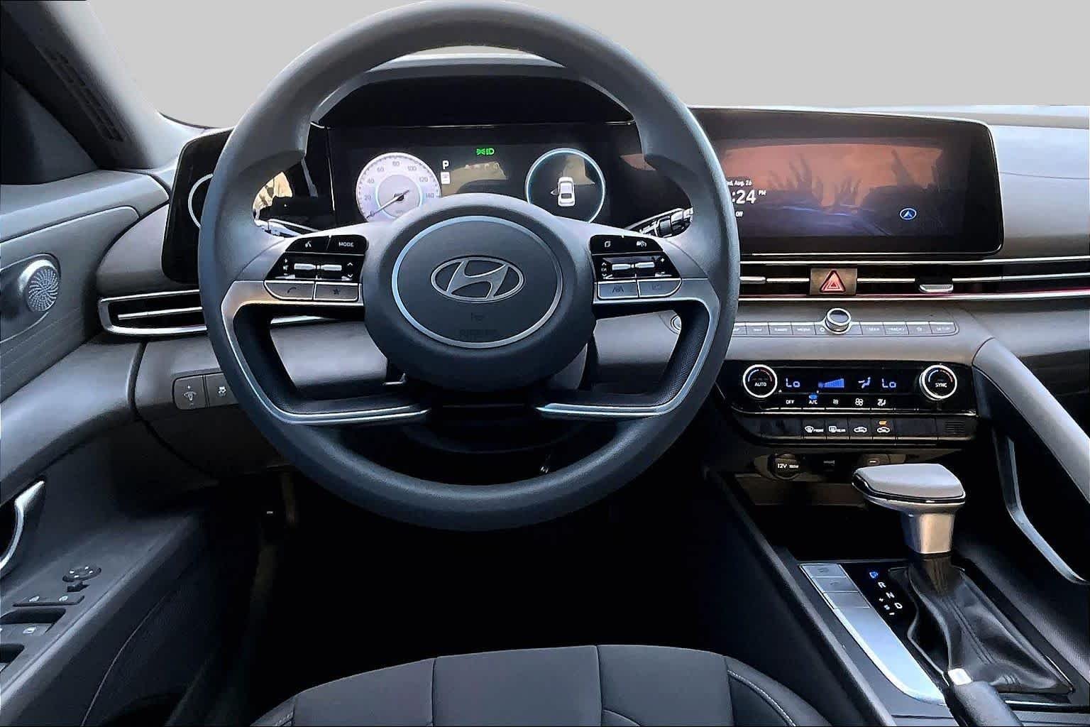 Used 2024 Amazon Gray Hyundai SEL image 6