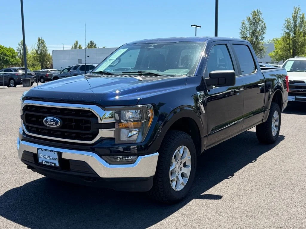 Used 2023 Blue Metallic Ford XLT image 4