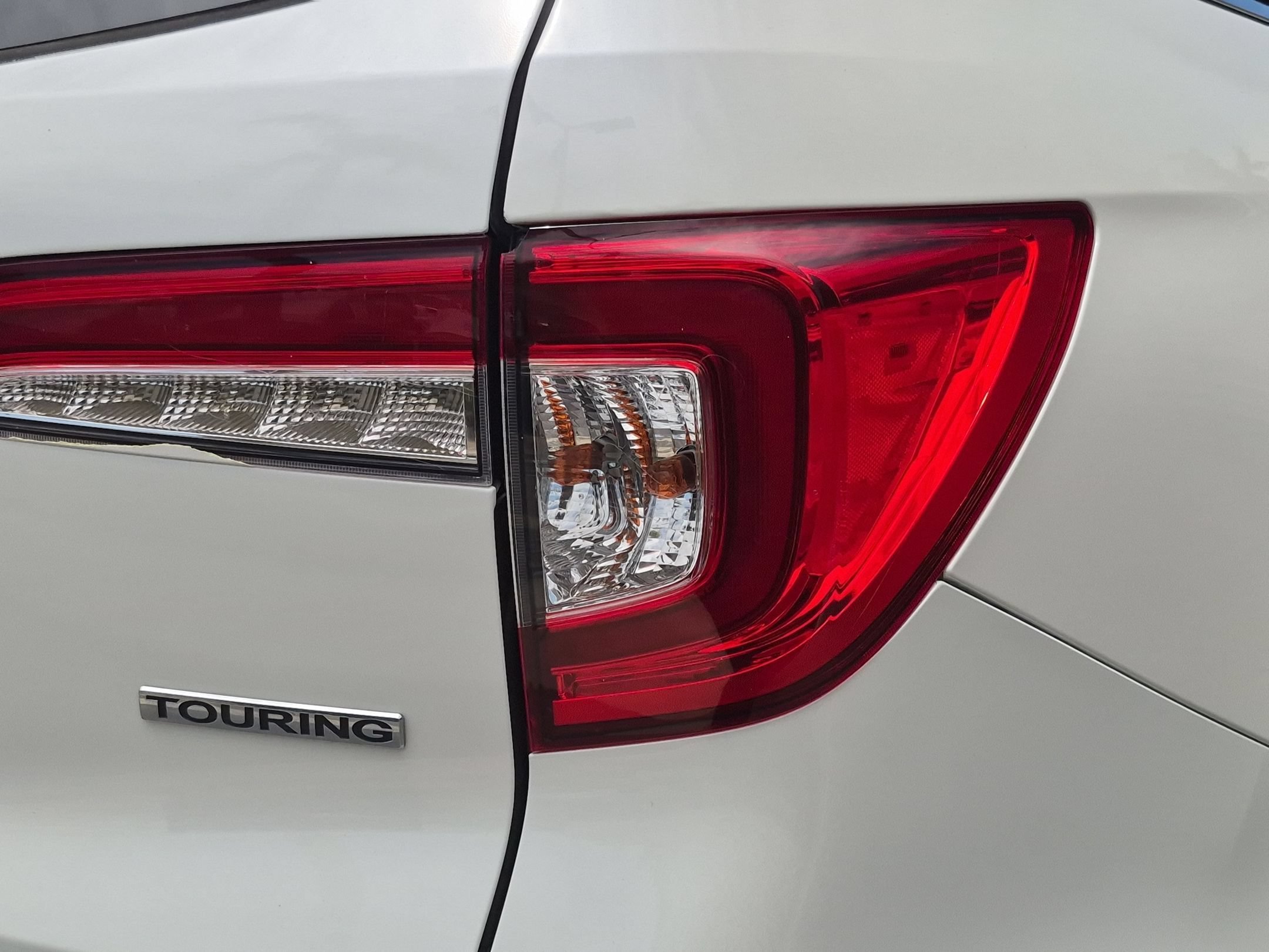 Used 2019 White Diamond Pearl Honda Touring 8-Passenger image 11
