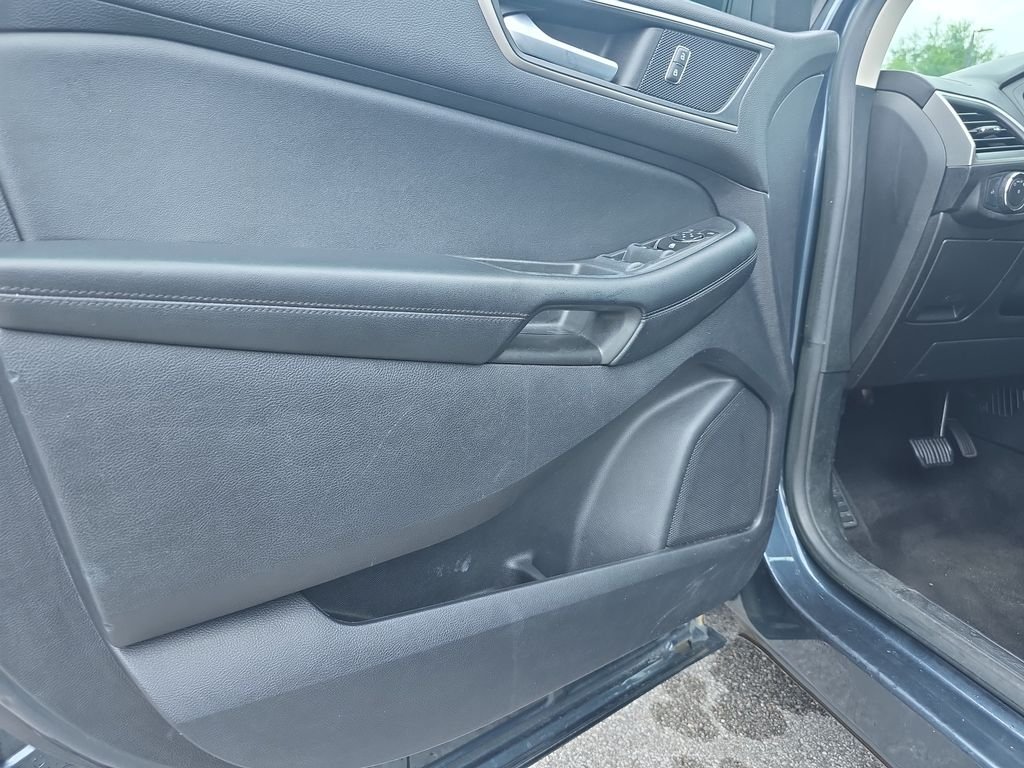 Used 2022 Blue Ford SEL image 17