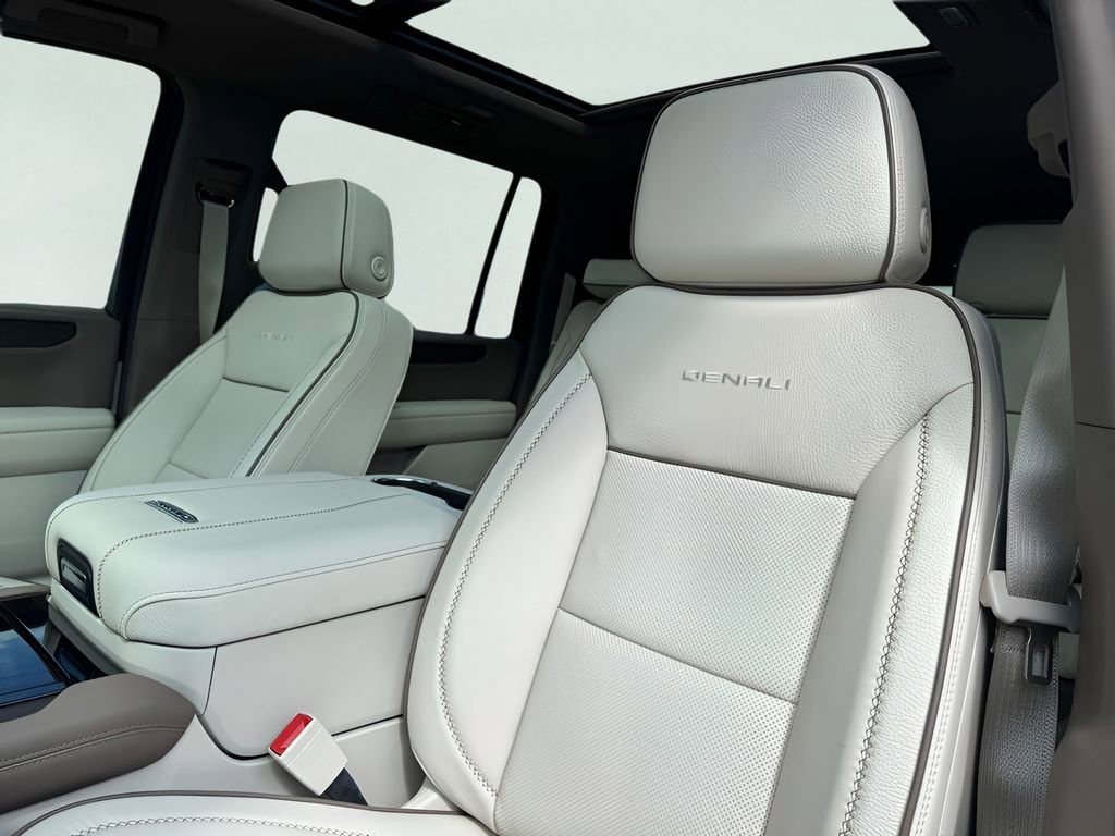 2026 GMC Yukon XL Denali - Photo 9