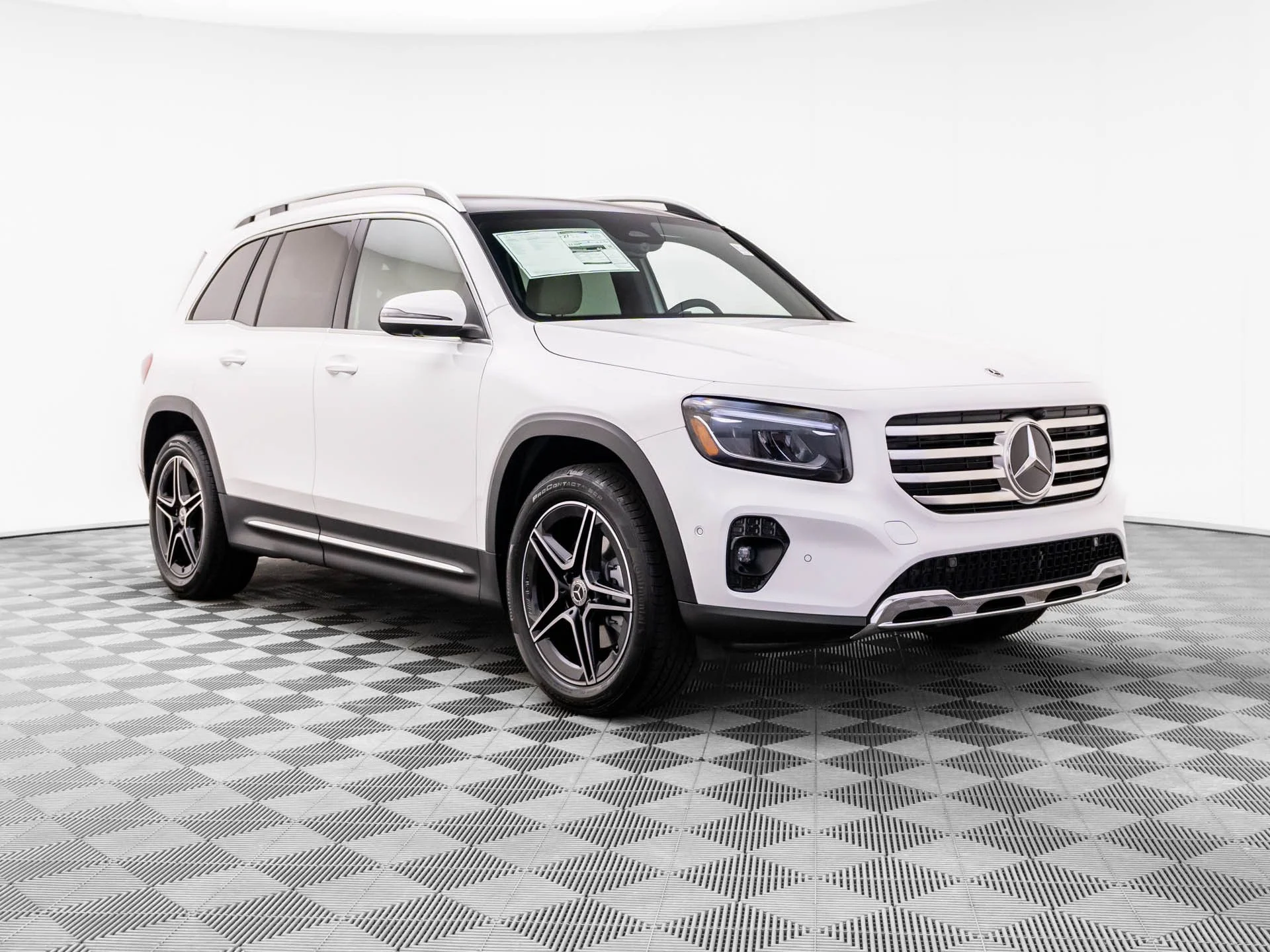 New 2026 White Mercedes-Benz GLB 250 image 7