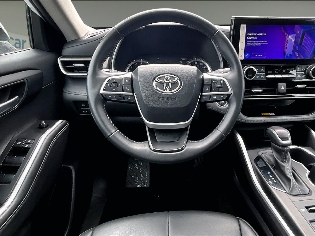 Used 2023 Beige Toyota XLE image 18