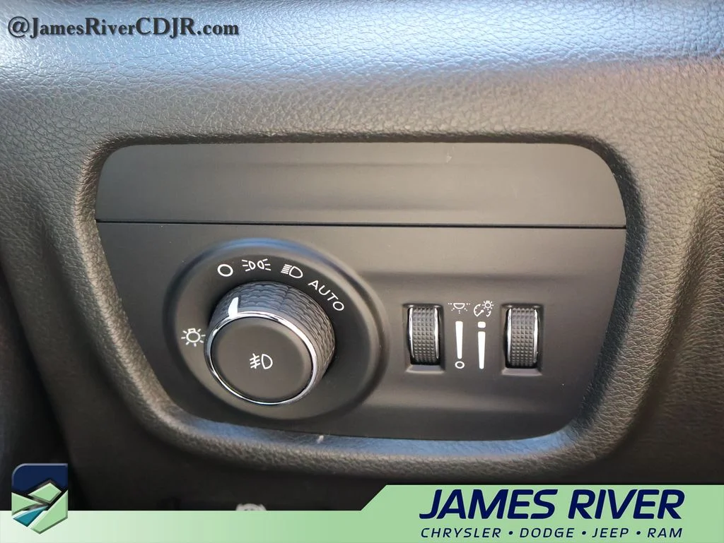 Used 2021 Gray Jeep Limited image 32
