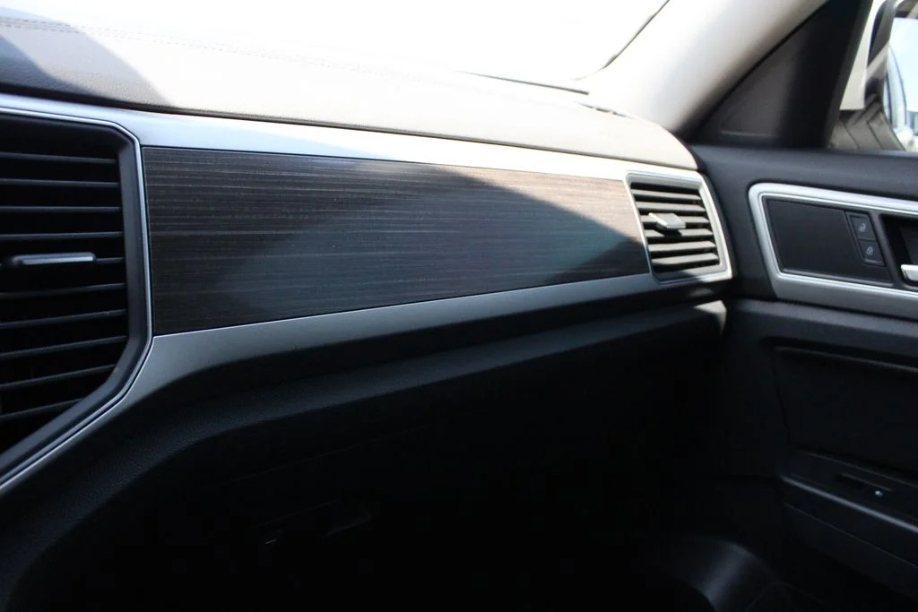 Used 2019 White Volkswagen 3.6L V6 SE image 19