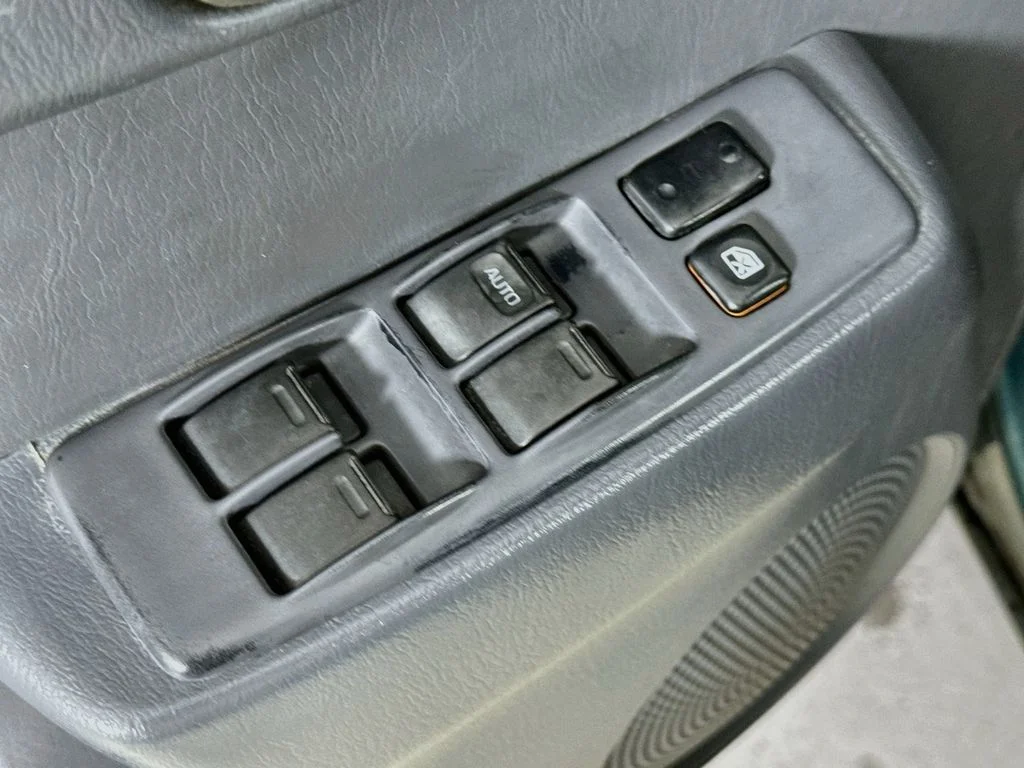 Used 1997  Toyota Base image 18