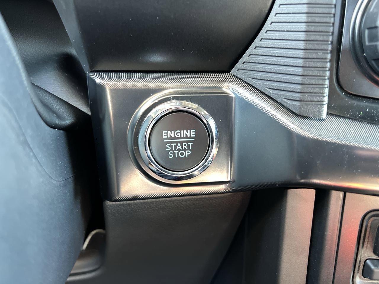 Used 2024 Oxford White Ford Tremor image 17