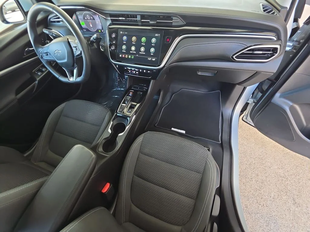 Used 2023 Silver Flare Metallic Chevrolet LT image 30