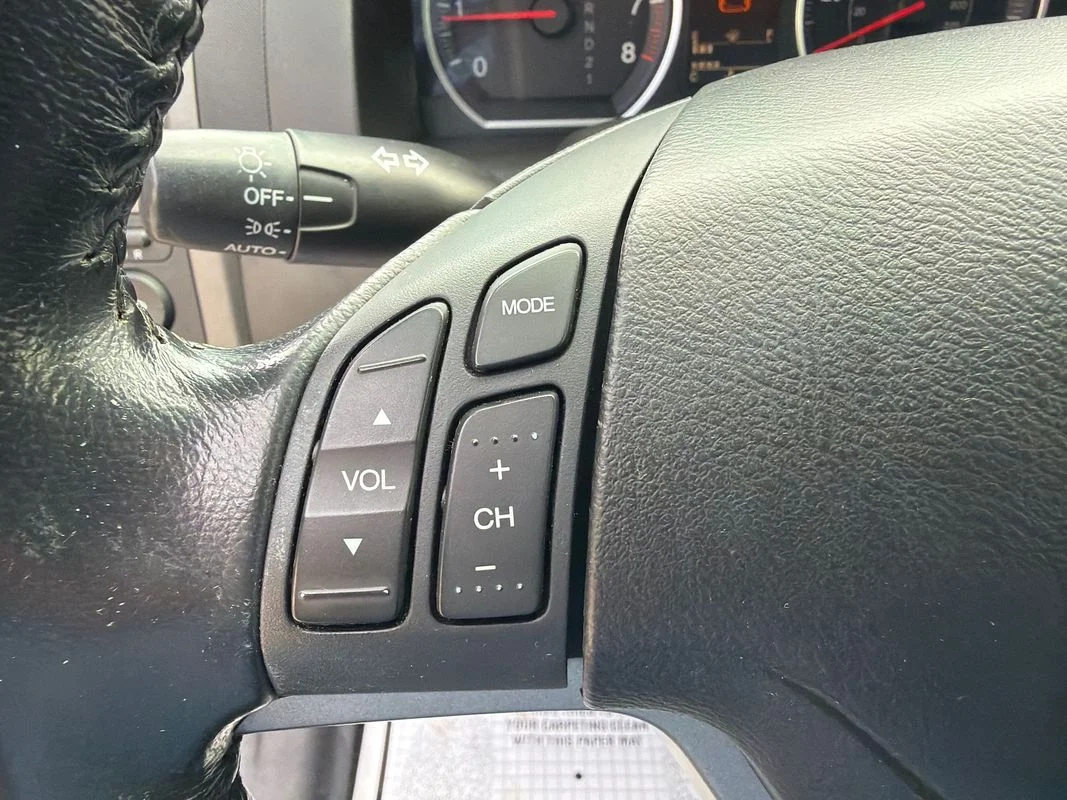 Used 2011 Gray Honda EX-L image 12