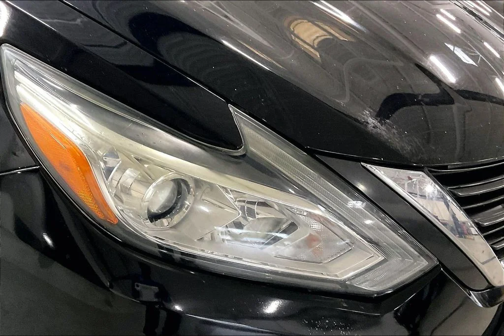Used 2016 Black Nissan 2.5 S image 27