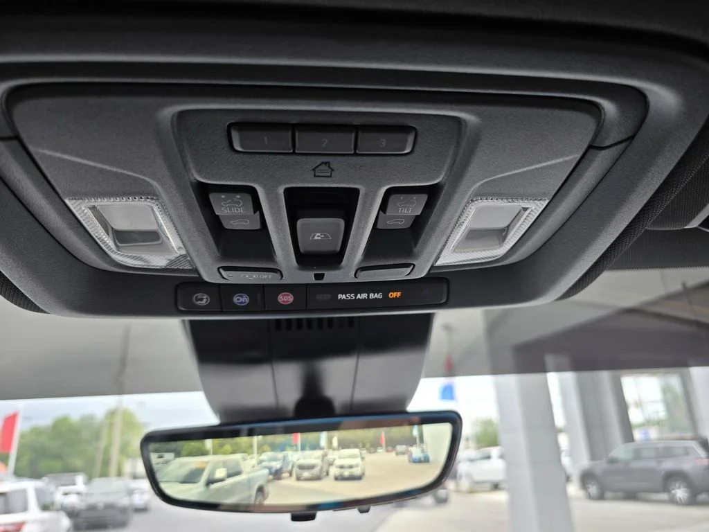 Used 2025 Slate Gray Metallic Chevrolet ZR2 image 17