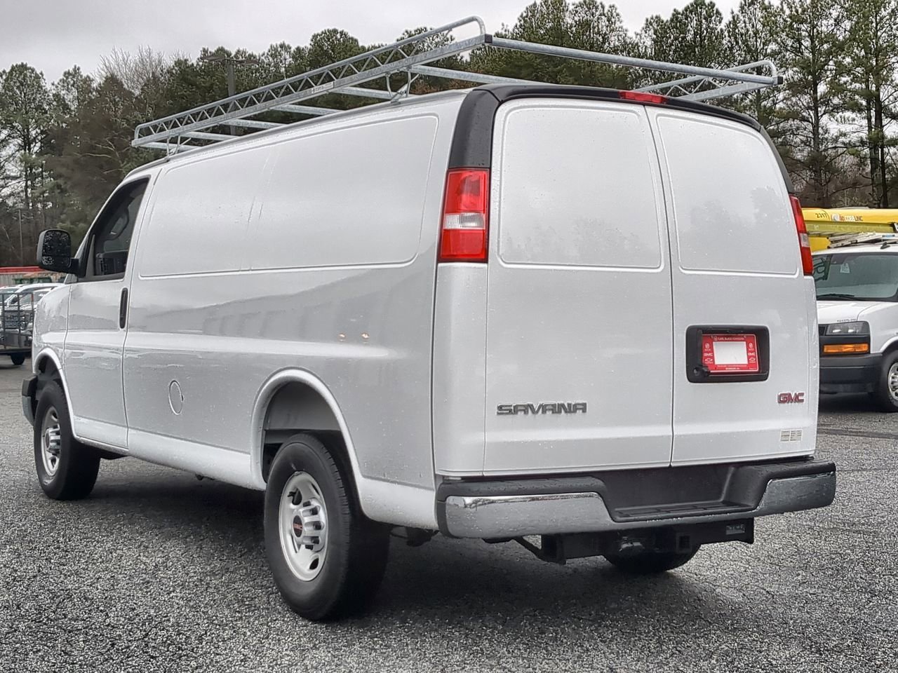 New 2025 Summit White GMC Work Van image 6