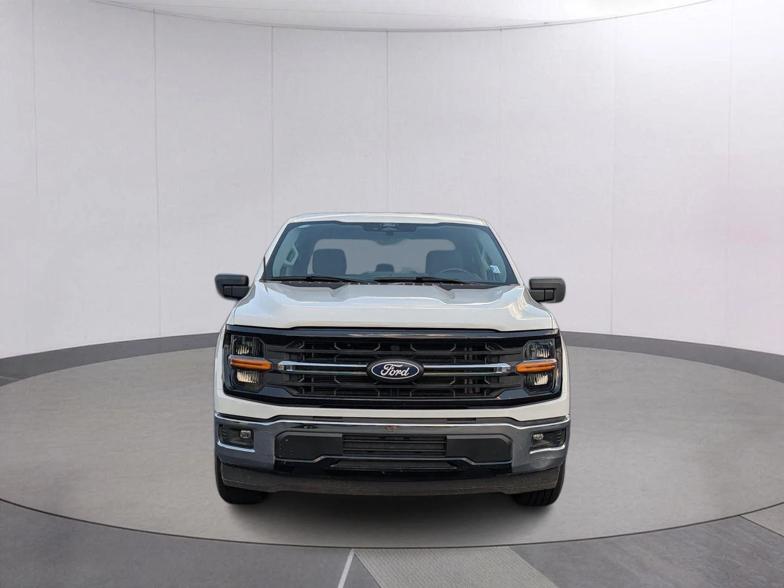 Used 2025 Oxford White Ford XLT image 9