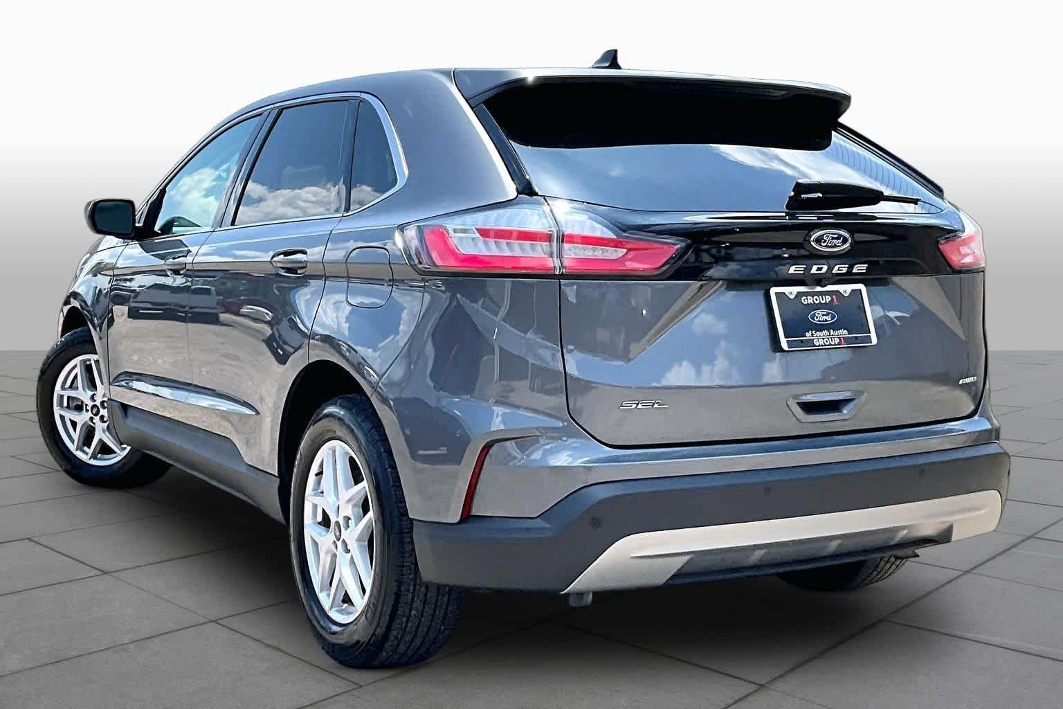 Used 2024 Carbonized Gray Ford SEL image 6