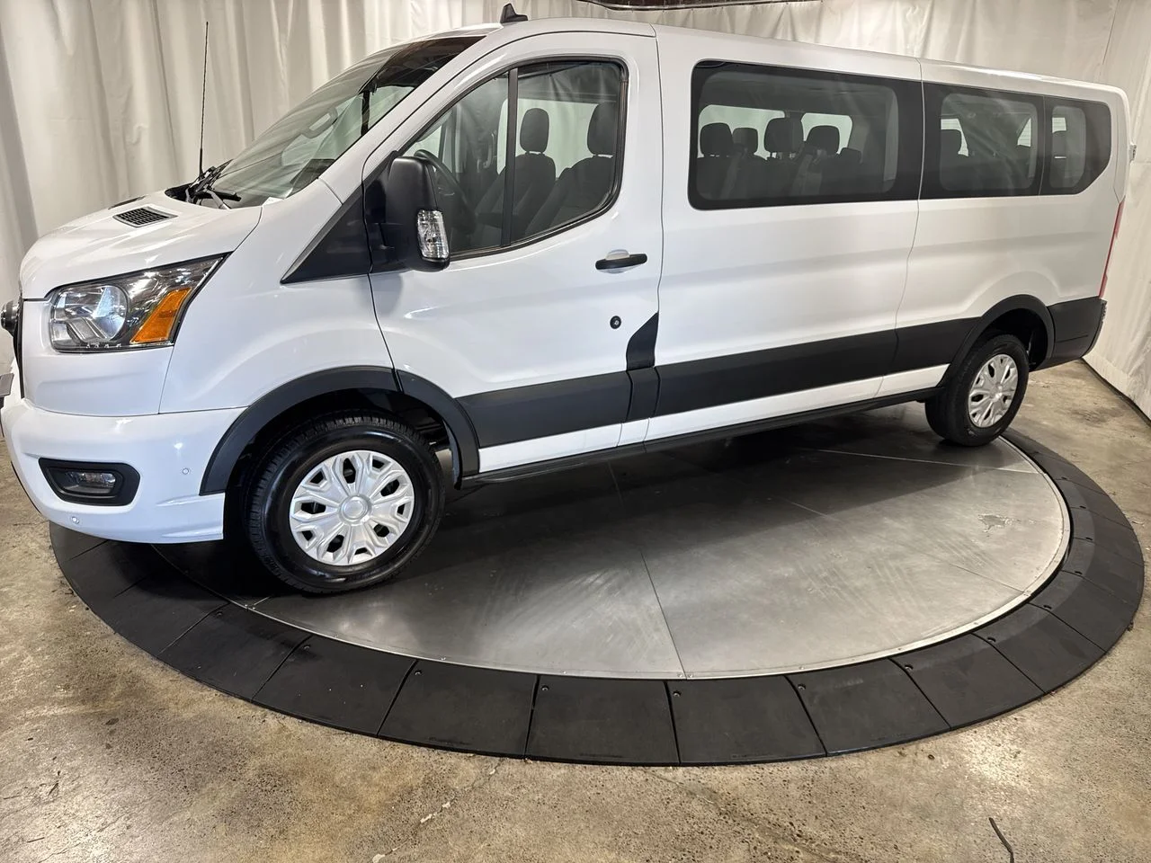 2021 Ford Transit 350 XLT Low Roof Sliding Pass. 148's photo