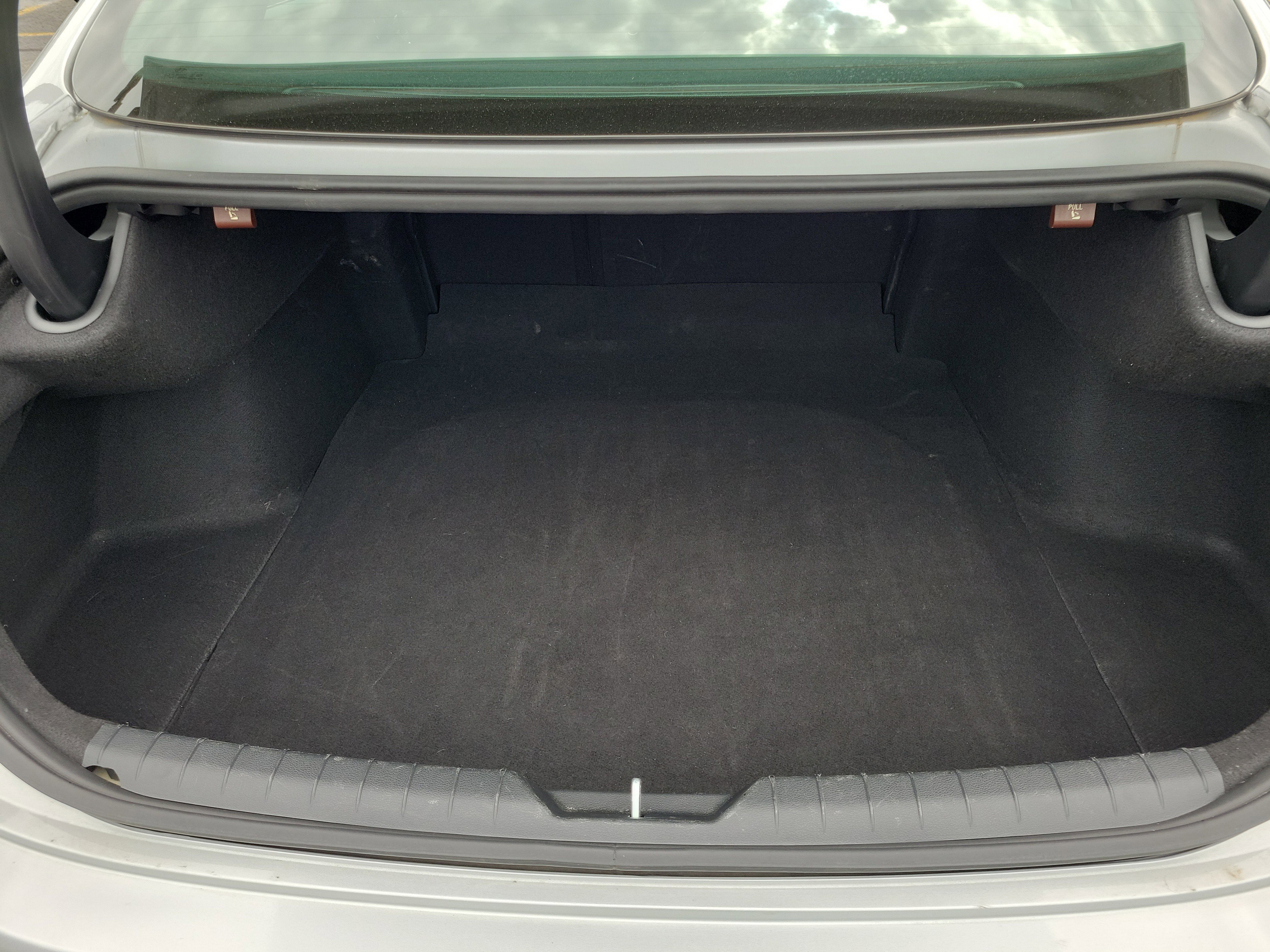 Used 2025 Aero Silver Hyundai SEL image 8