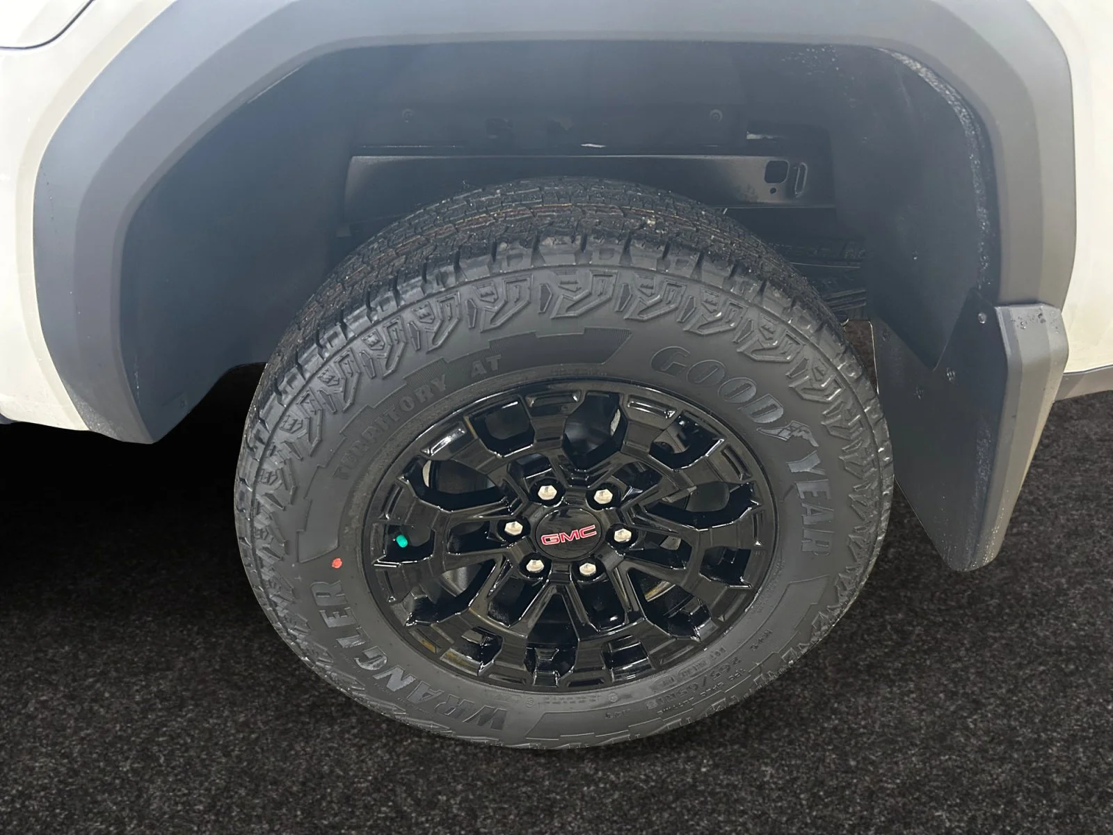 New 2026 Summit White GMC Elevation image 9