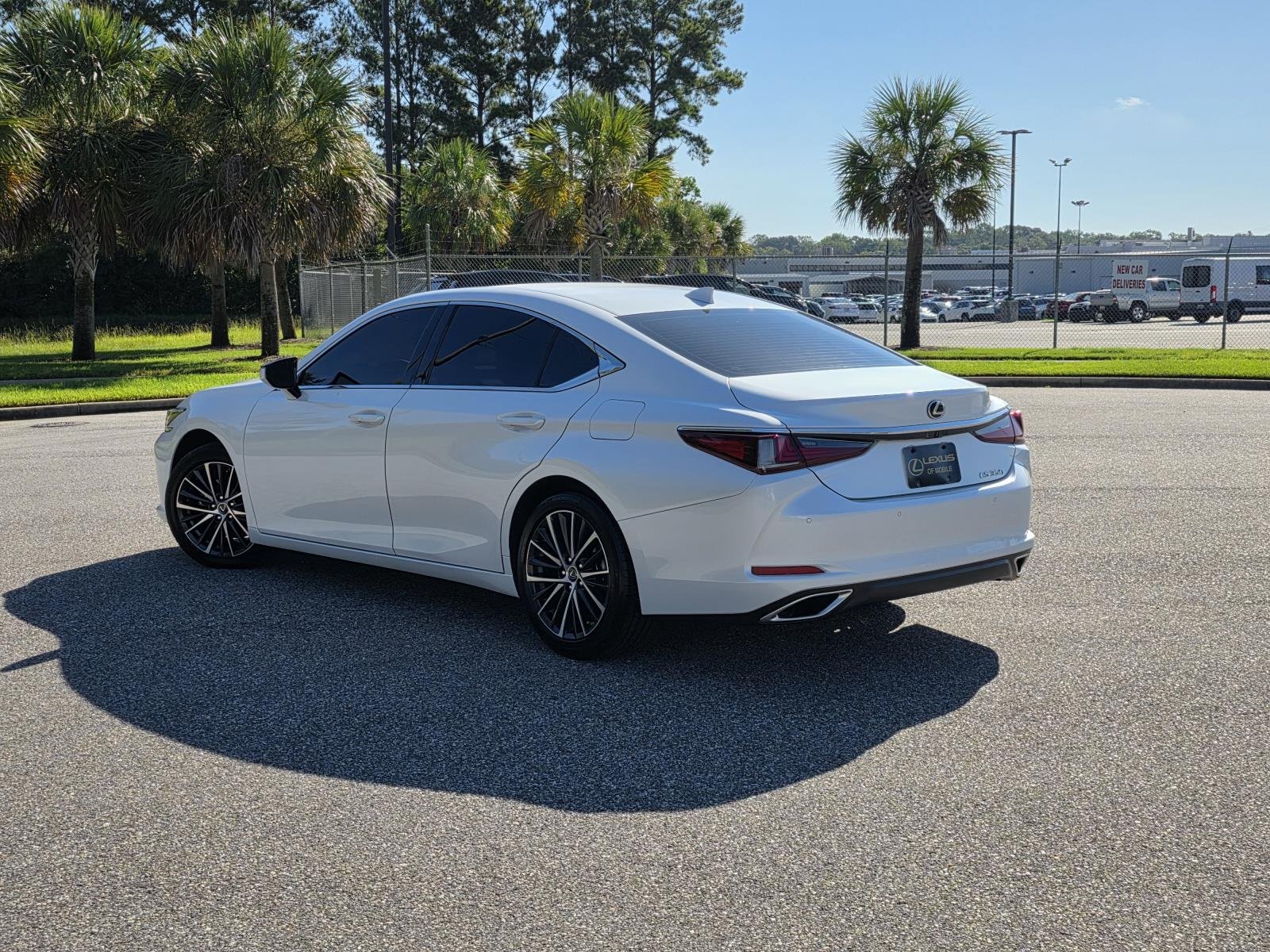 Certified Used 2025 White Pearl Lexus 350 image 4