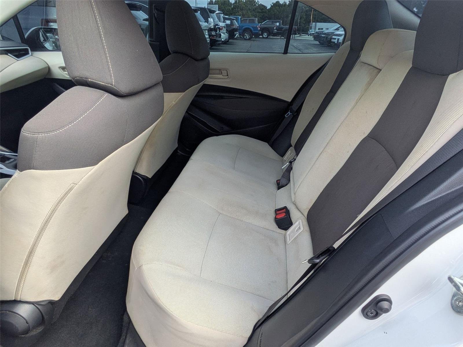 Used 2022 White Toyota LE image 23