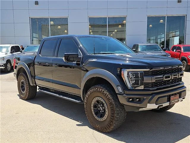 Used 2022 Agate Black Metallic Ford Raptor 4x4 SuperCrew Cab 5.5 ft. box 145 in. WB image 5
