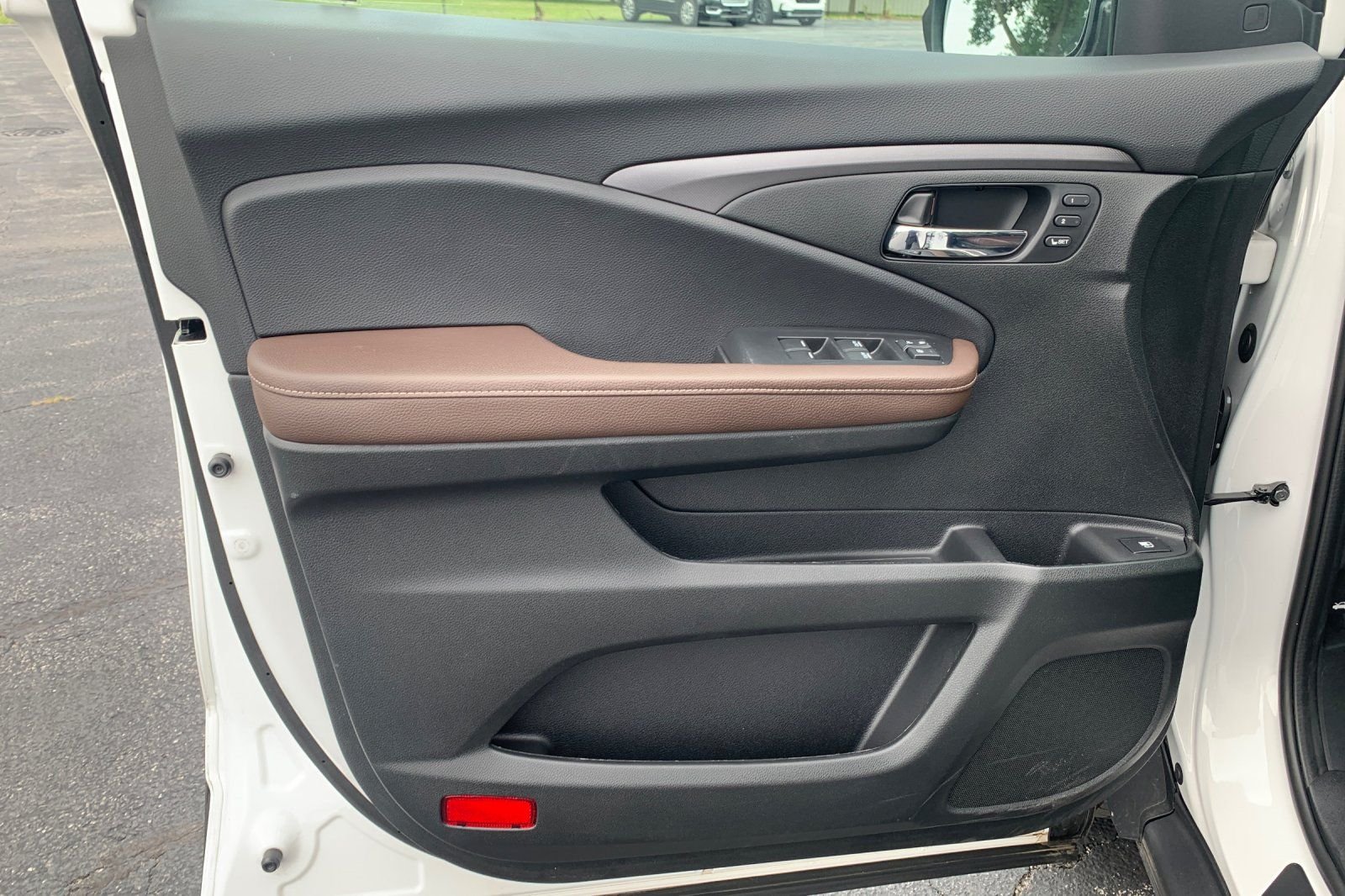 Certified Used 2025 White Honda RTL image 13