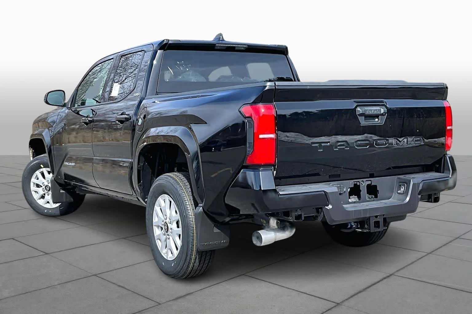 2026 Toyota Tacoma SR5 - Photo 11