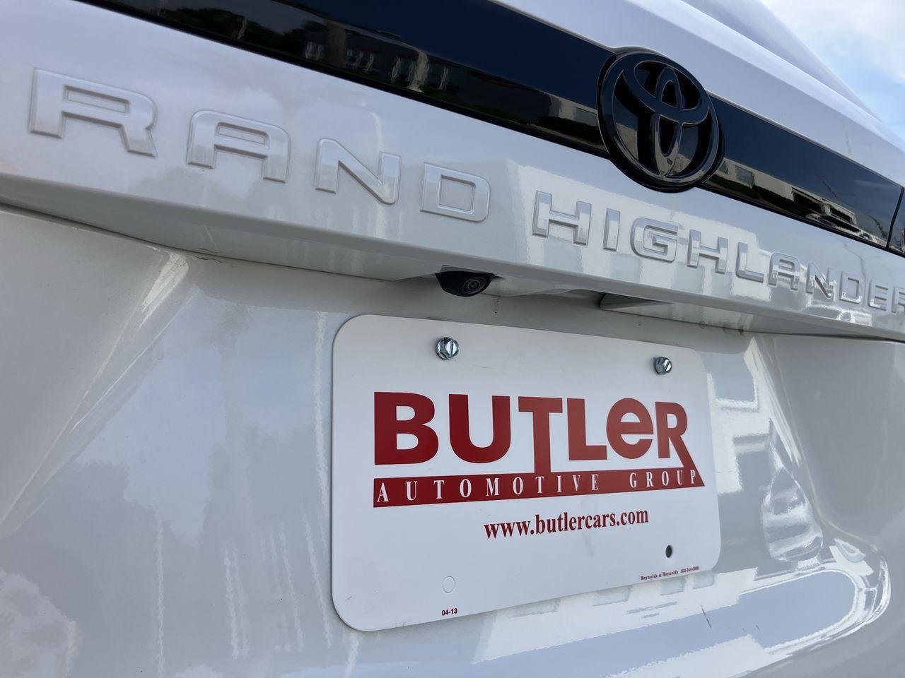 Used 2025 White (Wind Chill Pearl) Toyota Limited image 13