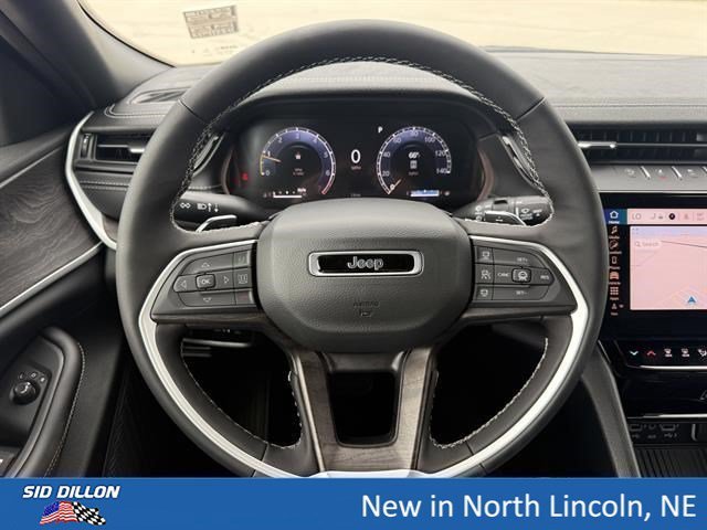 New 2026 Baltic Gray Metallic Clear-Coat Exterior Paint Jeep Laredo Altitude image 8